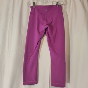 Lululemon Reversible Vivid Plum/black wunder under crop leggings